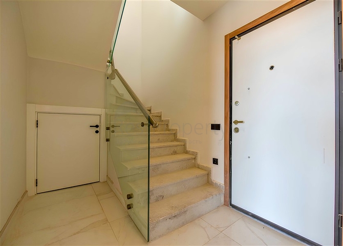 Penthouse mit drei Schlafzimmern in einem neuen Komplex mit Meerblick