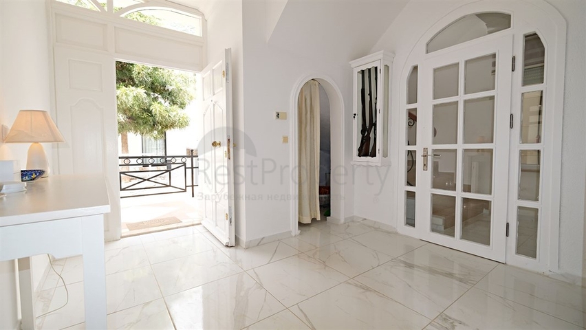 Private Villa umgeben von Natur in Kestel