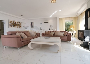 Private Villa umgeben von Natur in Kestel