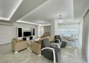 Schicke 3+1-Wohnung mit Meerblick