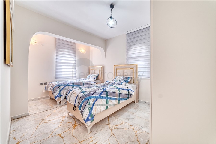 Die luxuriöse Villa ist die perfekte Kombination aus Natur und modernem Komfort