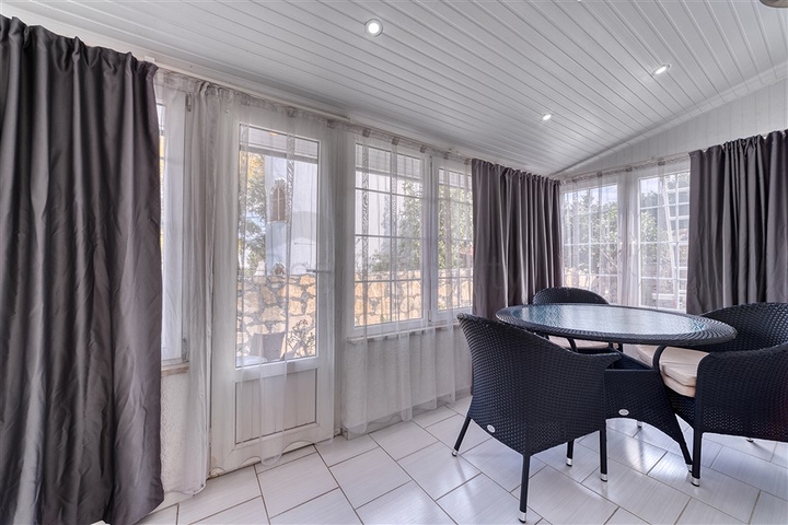 Die luxuriöse Villa ist die perfekte Kombination aus Natur und modernem Komfort