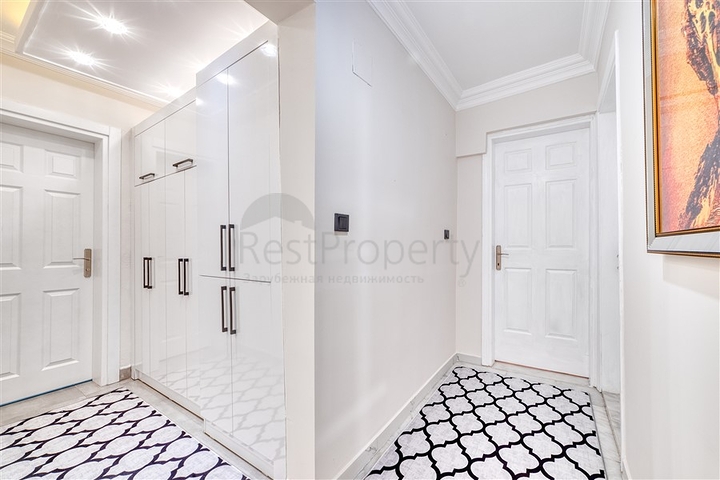 Die luxuriöse Villa ist die perfekte Kombination aus Natur und modernem Komfort