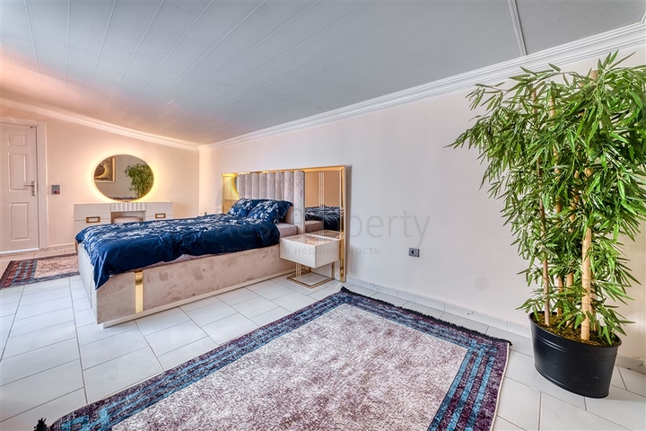 Die luxuriöse Villa ist die perfekte Kombination aus Natur und modernem Komfort