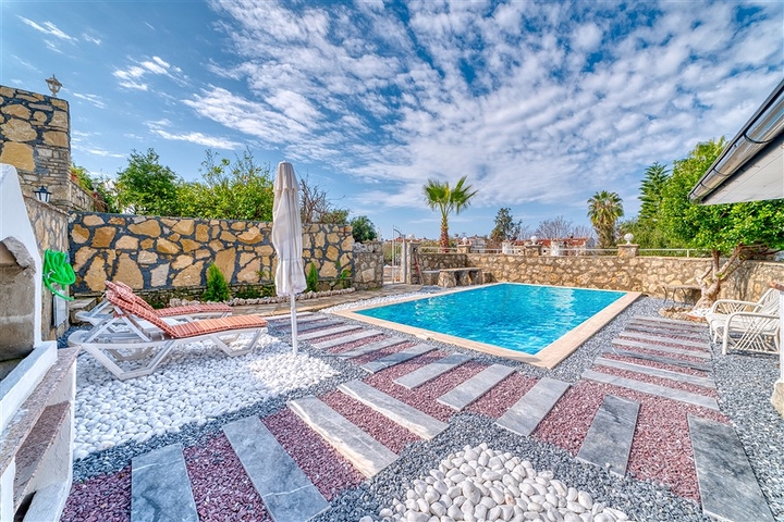 Die luxuriöse Villa ist die perfekte Kombination aus Natur und modernem Komfort