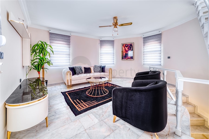 Die luxuriöse Villa ist die perfekte Kombination aus Natur und modernem Komfort