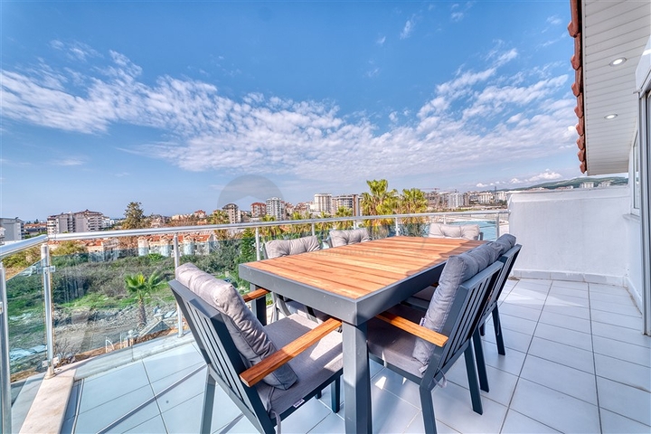 Die luxuriöse Villa ist die perfekte Kombination aus Natur und modernem Komfort