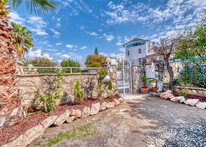 Die luxuriöse Villa ist die perfekte Kombination aus Natur und modernem Komfort