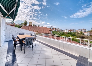 Die luxuriöse Villa ist die perfekte Kombination aus Natur und modernem Komfort