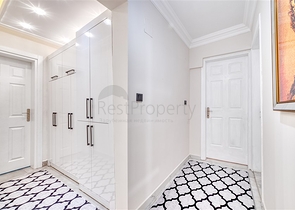 Die luxuriöse Villa ist die perfekte Kombination aus Natur und modernem Komfort