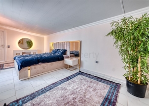 Die luxuriöse Villa ist die perfekte Kombination aus Natur und modernem Komfort