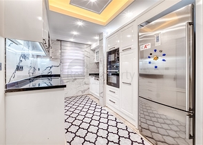 Die luxuriöse Villa ist die perfekte Kombination aus Natur und modernem Komfort