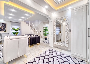 Die luxuriöse Villa ist die perfekte Kombination aus Natur und modernem Komfort