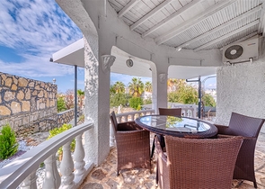 Die luxuriöse Villa ist die perfekte Kombination aus Natur und modernem Komfort