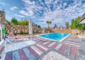 Die luxuriöse Villa ist die perfekte Kombination aus Natur und modernem Komfort