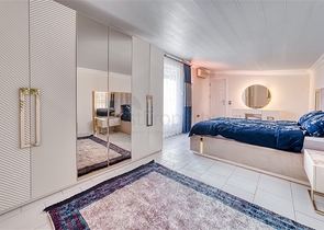 Die luxuriöse Villa ist die perfekte Kombination aus Natur und modernem Komfort