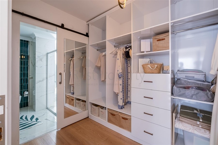 Ideales Haus am Meer: Exklusive Villa im beliebten Viertel Oba