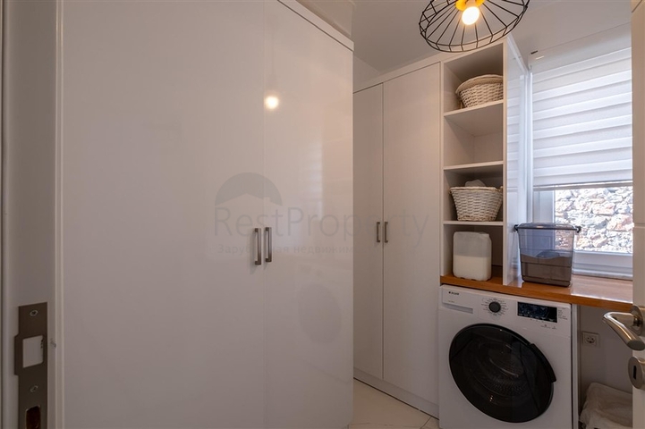 Ideales Haus am Meer: Exklusive Villa im beliebten Viertel Oba