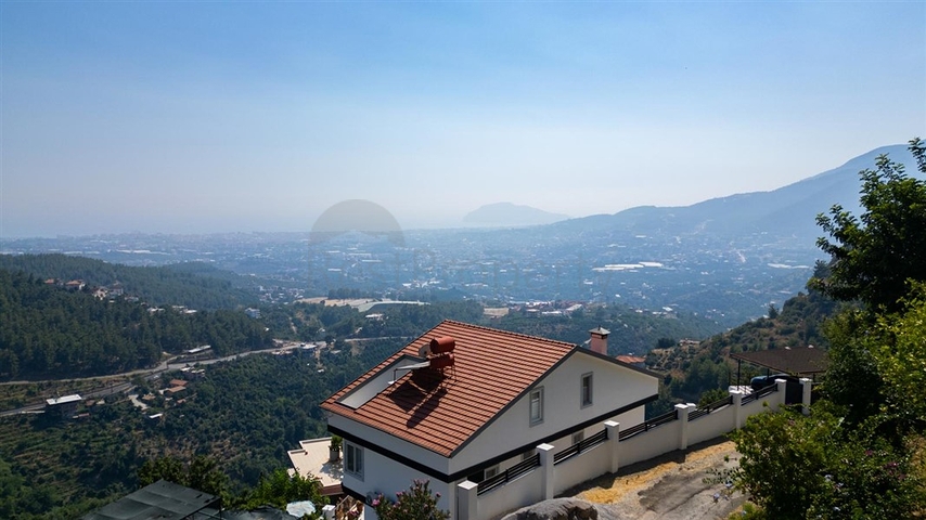 Ideales Haus am Meer: Exklusive Villa im beliebten Viertel Oba