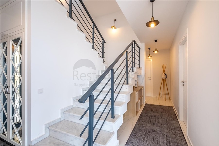 Ideales Haus am Meer: Exklusive Villa im beliebten Viertel Oba