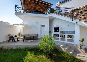 Ideales Haus am Meer: Exklusive Villa im beliebten Viertel Oba