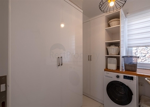 Ideales Haus am Meer: Exklusive Villa im beliebten Viertel Oba