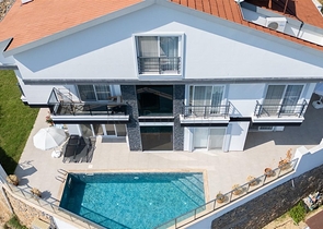 Ideales Haus am Meer: Exklusive Villa im beliebten Viertel Oba