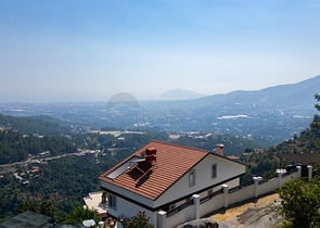 Ideales Haus am Meer: Exklusive Villa im beliebten Viertel Oba