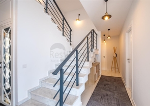 Ideales Haus am Meer: Exklusive Villa im beliebten Viertel Oba