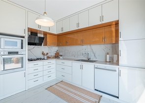 Ideales Haus am Meer: Exklusive Villa im beliebten Viertel Oba