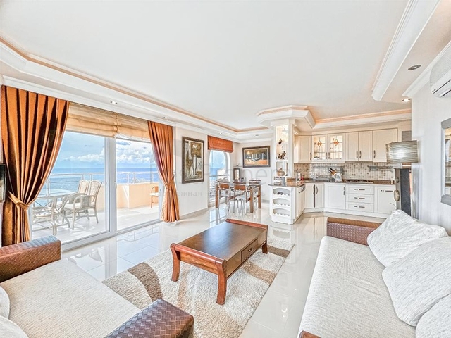 2+1 Wohnung mit Meerblick im Stadtteil Mahmutlar