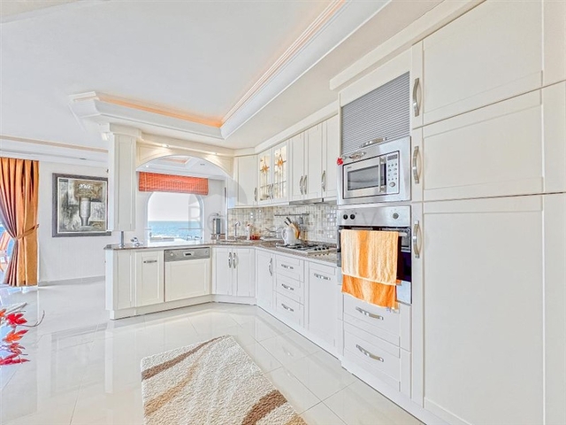 2+1 Wohnung mit Meerblick im Stadtteil Mahmutlar