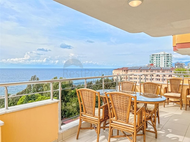 2+1 Wohnung mit Meerblick im Stadtteil Mahmutlar