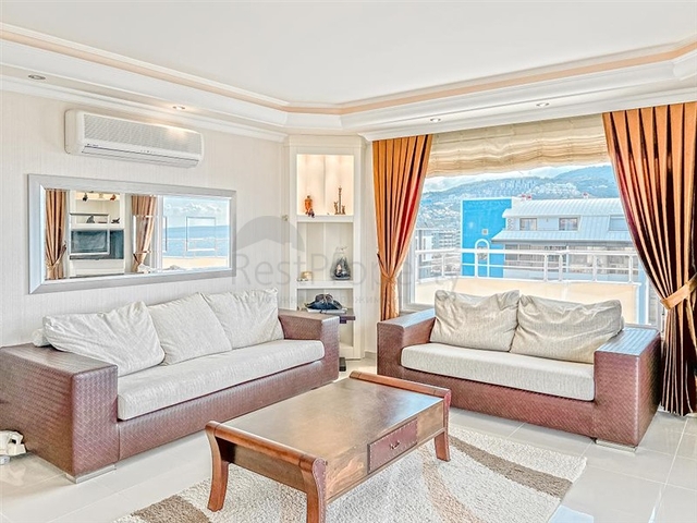 2+1 Wohnung mit Meerblick im Stadtteil Mahmutlar