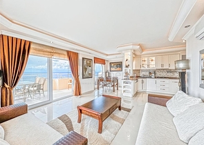 2+1 Wohnung mit Meerblick im Stadtteil Mahmutlar