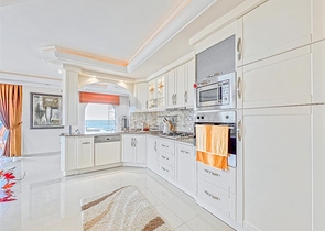 2+1 Wohnung mit Meerblick im Stadtteil Mahmutlar