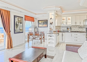 2+1 Wohnung mit Meerblick im Stadtteil Mahmutlar