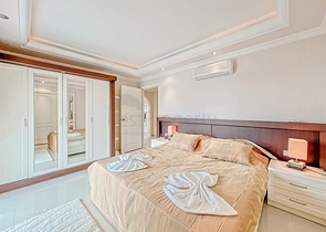 2+1 Wohnung mit Meerblick im Stadtteil Mahmutlar