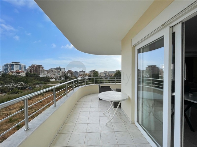 Geräumige 2+1 Wohnung im Stadtteil Tosmur