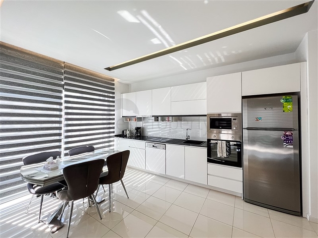 Wohnung 2+1 im Viertel Oba, 100 Meter vom Meer entfernt