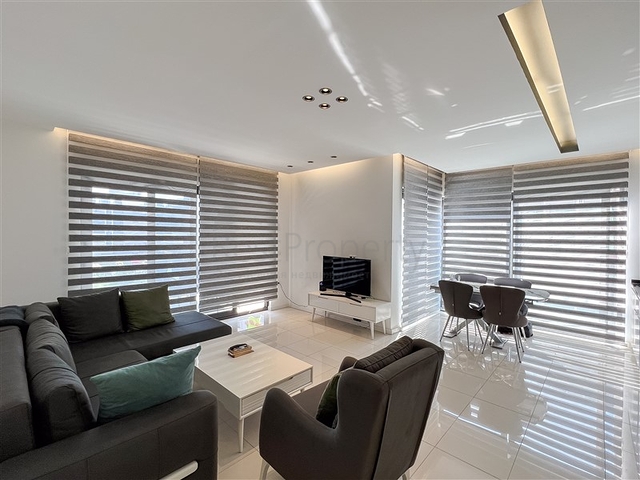 Wohnung 2+1 im Viertel Oba, 100 Meter vom Meer entfernt