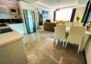 Wohnung 3+1 in einer Luxusanlage der prestigeträchtigen Gegend von Oba/Alanya