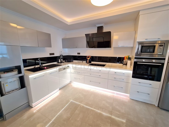 Geräumige 4+1 Wohnung im Bezirk Oba