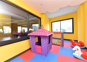 Dreizimmerwohnung 700 m vom Kleopatra-Strand entfernt