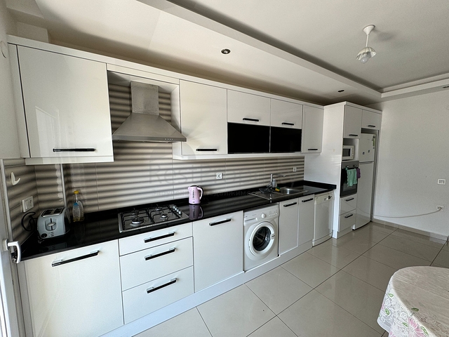 Geräumiges 2+1 Apartment in der beliebten Gegend von Djikcilli