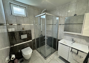 Geräumiges 2+1 Apartment in der beliebten Gegend von Djikcilli