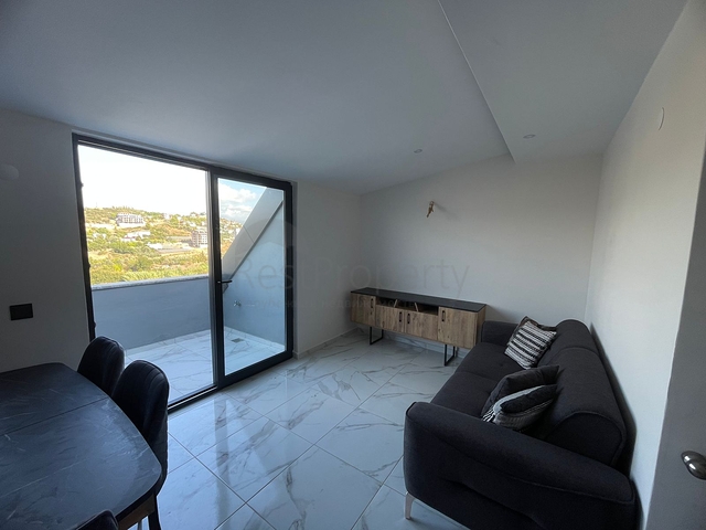 Möblierte Dreizimmerwohnung in einem neuen Haus im Stadtteil Gazipasa