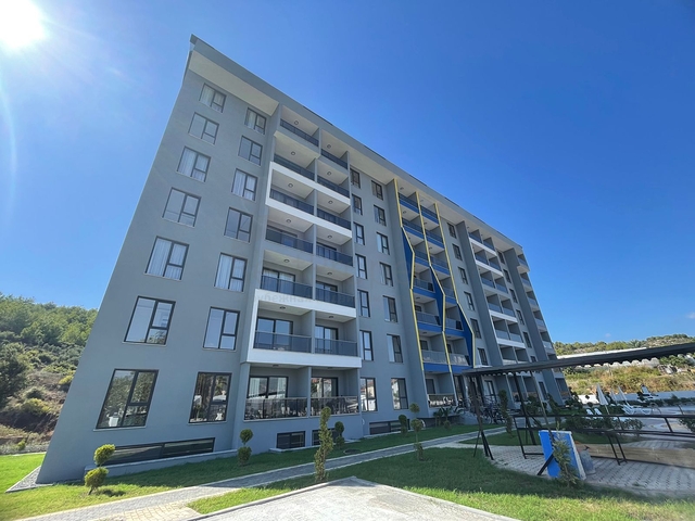 Möblierte Dreizimmerwohnung in einem neuen Haus im Stadtteil Gazipasa