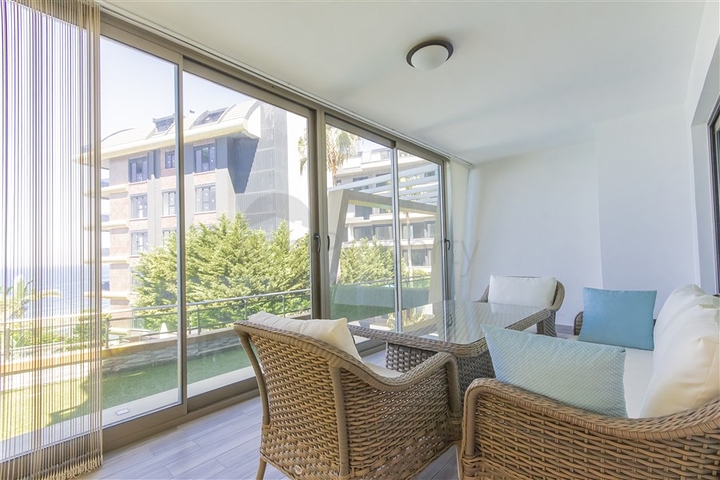 Möblierte 2+1-Wohnung mit Meerblick im Stadtteil Kargicak