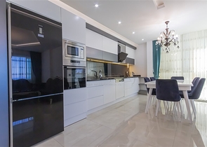 Möblierte 2+1-Wohnung mit Meerblick im Stadtteil Kargicak